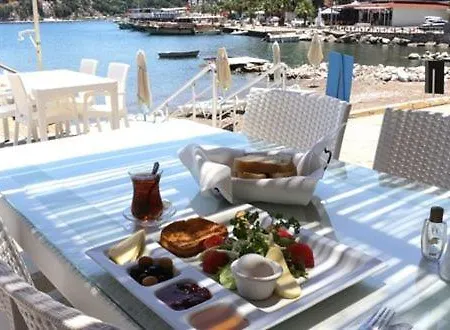 Korfez Restaurant Bed and Breakfast Μαρμαρίς